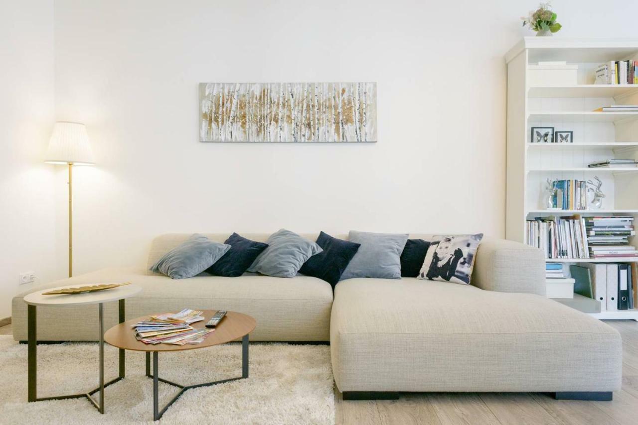 Stylish, Light-Filled Home In The Historic Center Prague Exterior photo